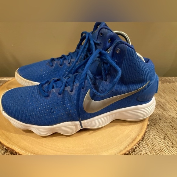 Nike Womens Size 9.5 Hyperdunk 2017 Blue & White‎ Basketball Shoes 897813-401 - Picture 1 of 14